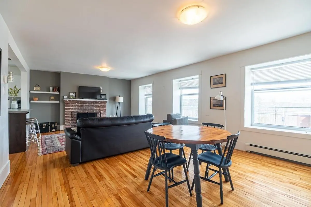 Beautiful & Spacious Apt Ac, Unit 1 Halifax Apartment